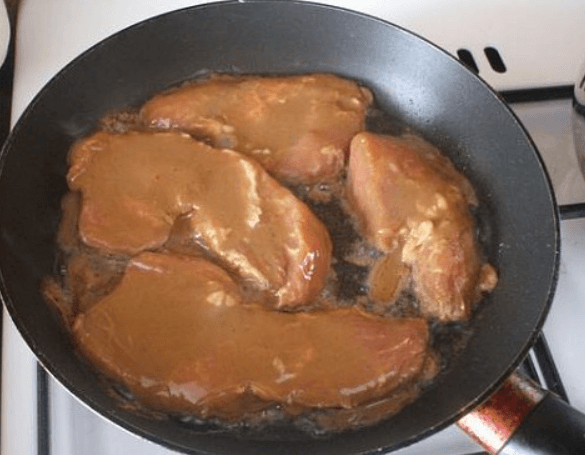 Jak nejlépe naložit maso: Tipy a triky pro perfektní chuť