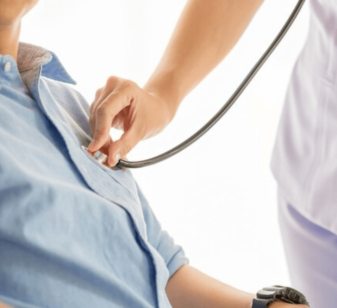 Co je to laryngitida: Příčiny, příznaky a léčba