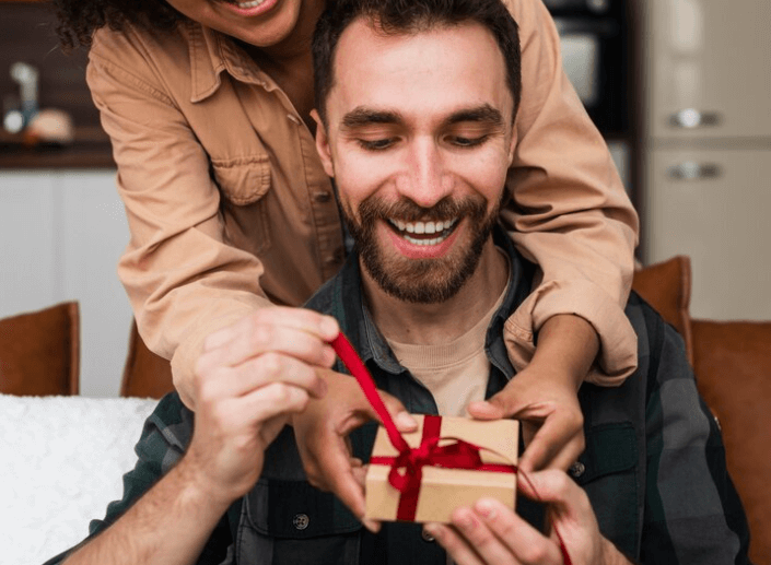 Co na Valentýna pro kluka: Nápady na dárky pro něj