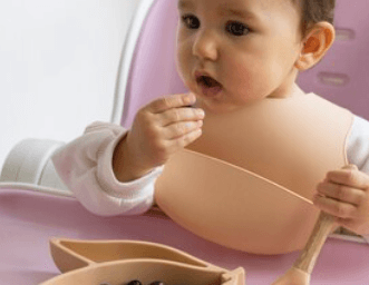 Jak správně pečovat o bryndáky: Tipy a triky pro čistotu