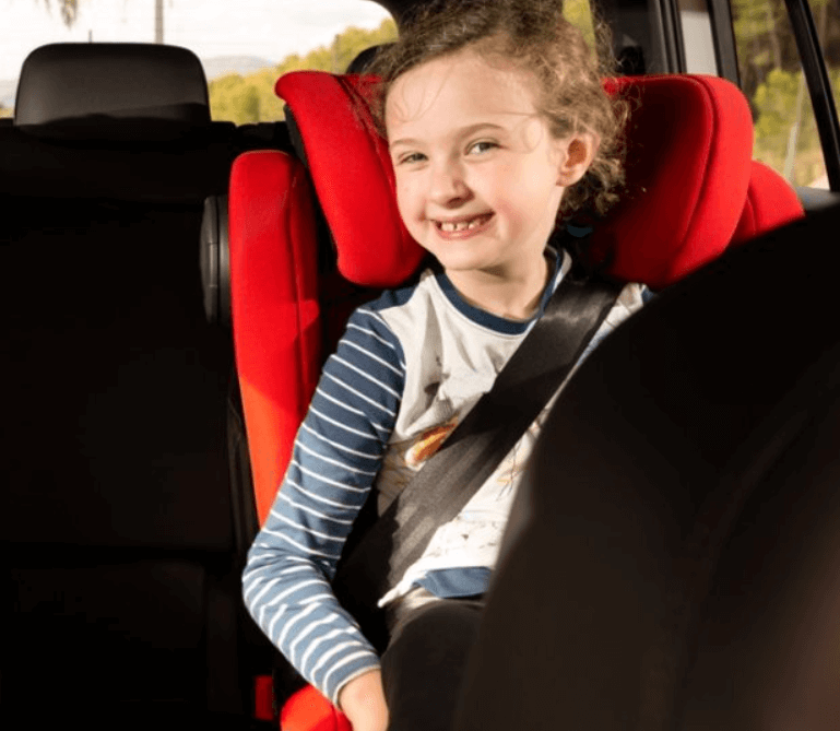 Jaké jsou důležité bezpečnostní prvky v autosedačce 0-13 kg?