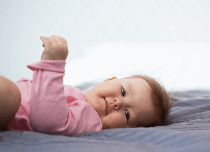 Jak vybrat matraci do dětské postýlky: Bezpečnost a kvalita