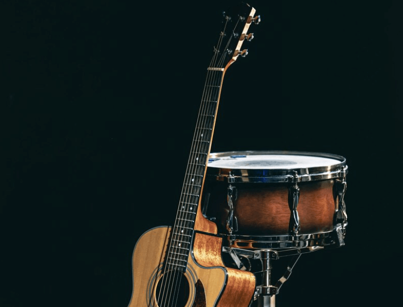 Jak začít hrát na hudební nástroj pro začátečníky?