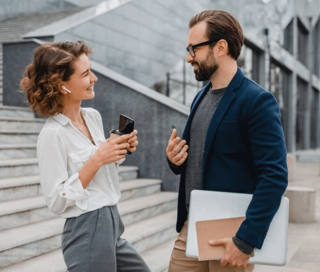 Jak začít konverzaci s cizím člověkem?