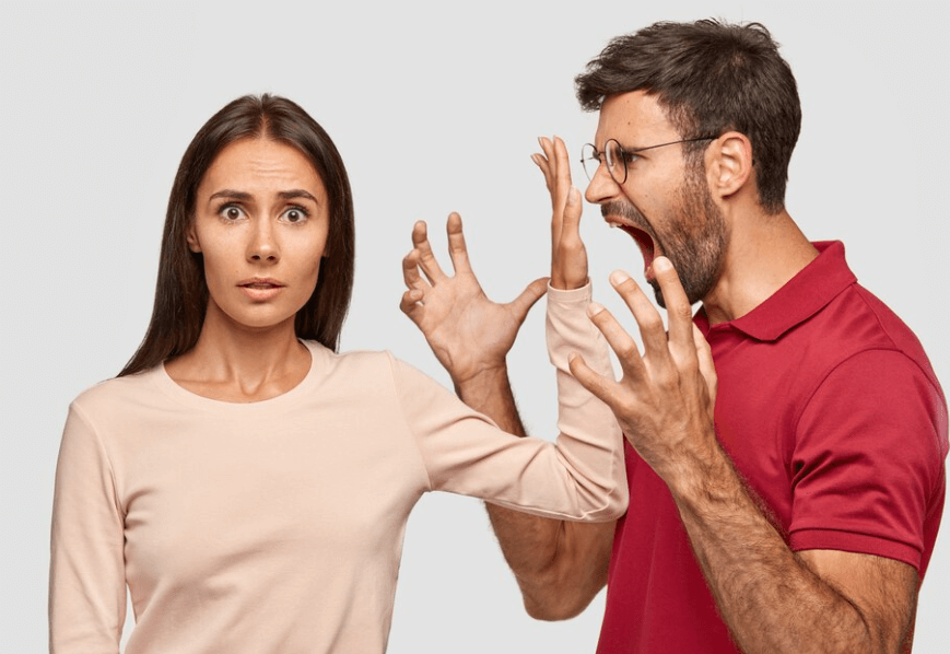 12 tipů jak rozpoznat toxickou osobu: Komplexní průvodce