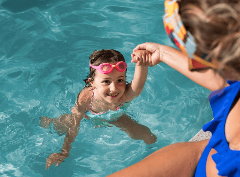 Jak naučit dítě plavat