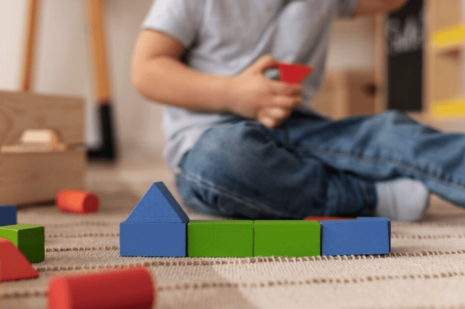 Jak vybrat stavebnice a kostky pro vaše dítě: Kompletní průvodce