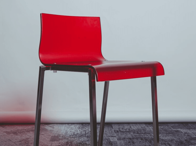 Jak vybrat plastové židle