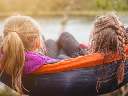 Víte, jak připravit dítě na letní tábor 2021?