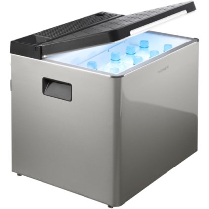 DOMETIC COMBICOOL ACX3 30, 33 L, 12 V, 220 V, 28 – 30/37 MBAR  12 V, 230 V a plyn • Hliníkový vonkajší plášť • Absolútne tichý chod • Priehradka na ľad je v rozsahu dodávky • Robustná skrinka a funkčný dizajn •…