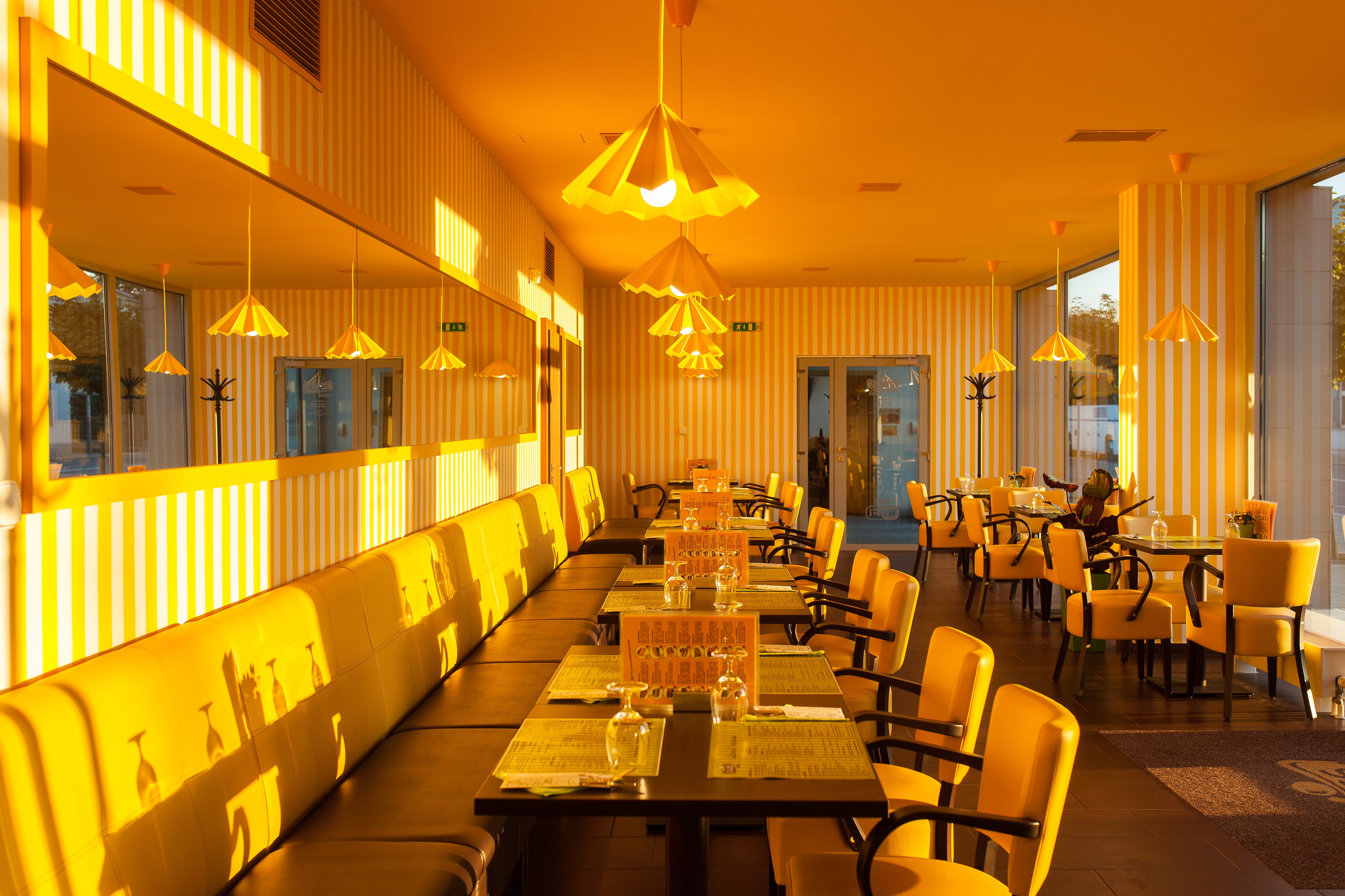 ollies-bistro-91e29635-589a-4971-8bd1-aa9cef821b58-min
