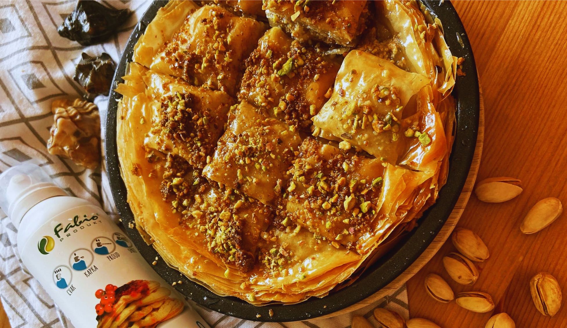 Baklava s medem a ořechy