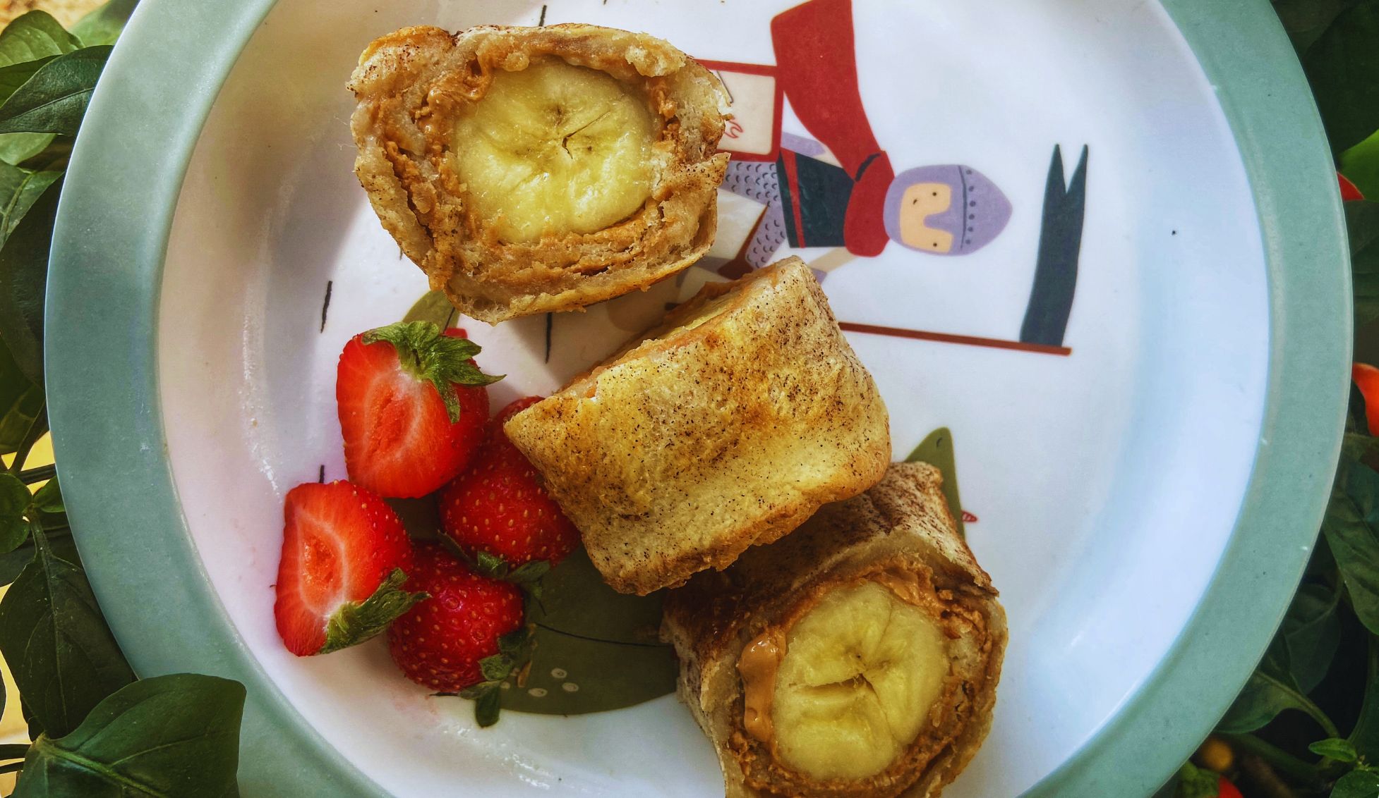 French toast rolka s banánem a kešu