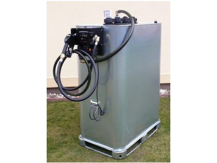 dvouplastova nadrz 1000 litru pripravena pro montaz cerpadla z boku