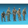 120559 2 german armoured car crew 1 35 miniart
