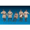 120841 2 soviet tank crew winter uniforms special edition 1 35 miniart