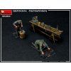 121081 2 german repairmen 1 35 miniart