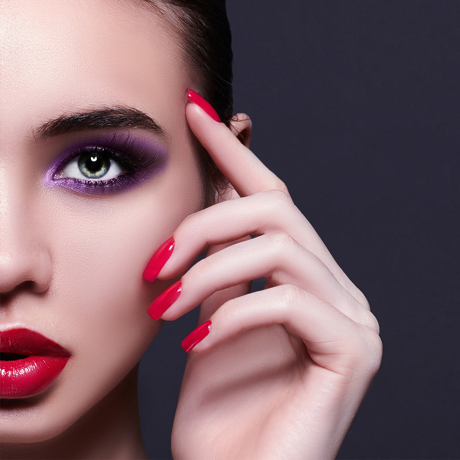 Vernis à gel magnétique Cat Eye : regardez dans les profondeurs de l'univers.