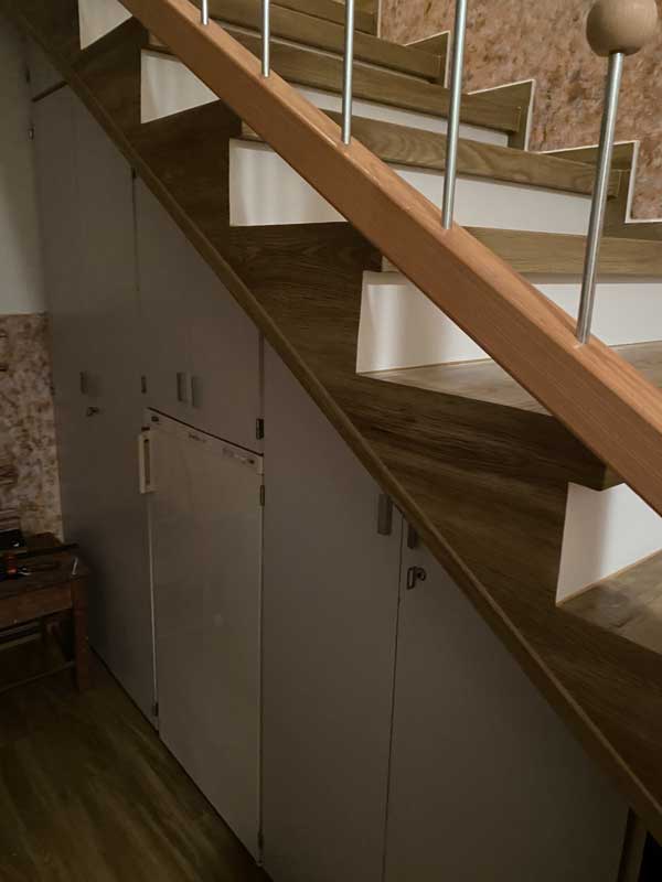 Ukázka realizace - obklad schodiště vinylovou podlahou BUKOMA PREMIUM CLICK dub Gladstone Hnědý