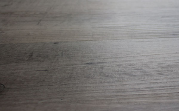 Detail povrchu - vinylová podlaha BUKOMA CLICK dub pouštní