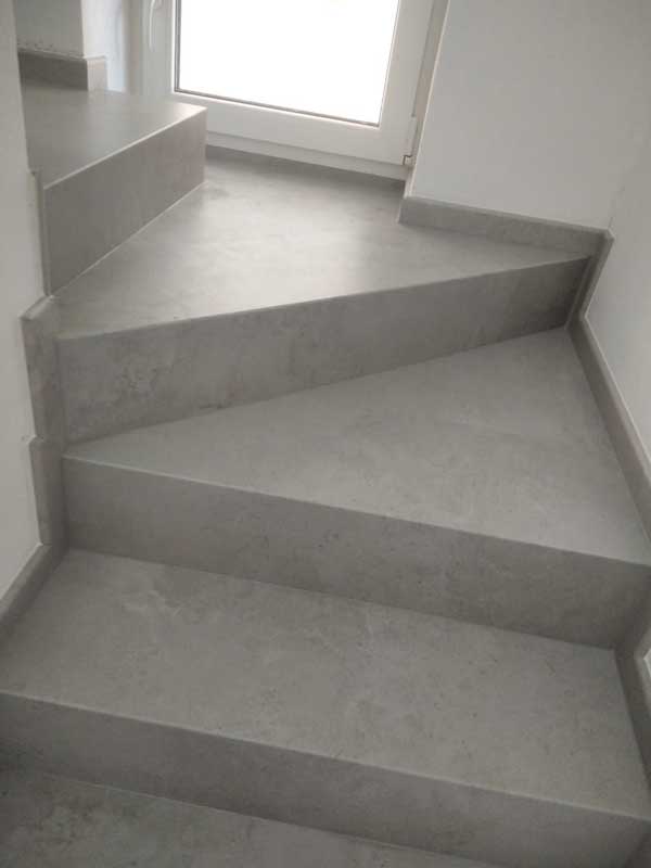 Obklad schodiště Vinylova-podlaha-Bukoma-Stone-click-xl-Beton-kamen-svetly
