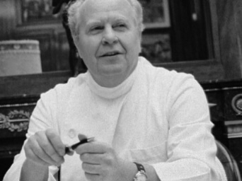 Fotografie našeho zakladatele Dr. Alberta Laporte