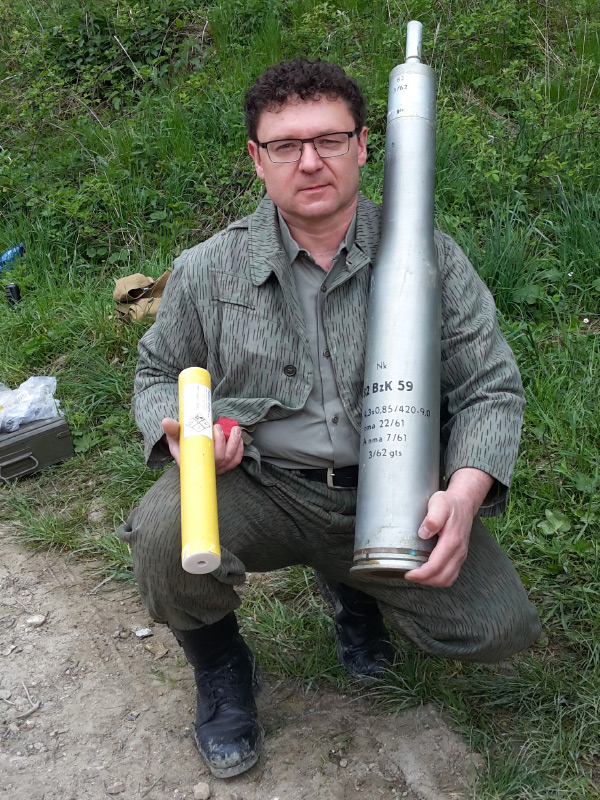 Munice nafasovaná pro zničení na doškolovacím pyrotechnickém kurzu.
