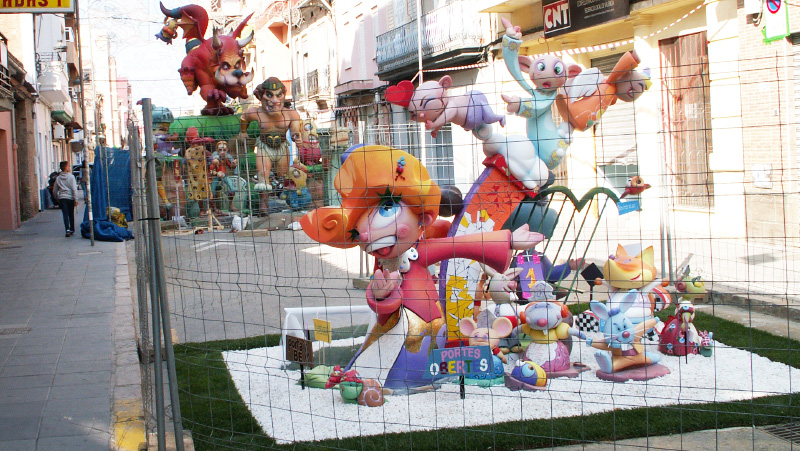 Sochy určené dětem - Falla infantil