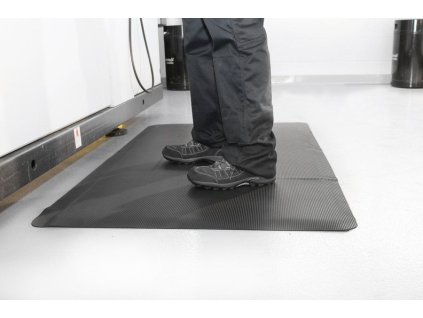 Černá gumová protiúnavová průmyslová rohož (role) - 15,3 m x 90 cm x 1,25 cm