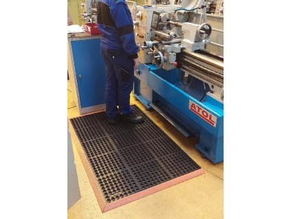 Černo-oranžová extra odolná olejivzdorná rohož (100% nitrilová pryž) Safety Stance - 97 x 315 x 2,2 cm