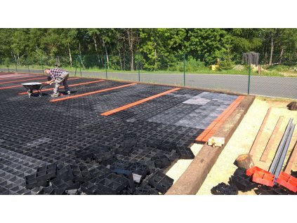 Černý plastový vyznačovací prvek ProGrass MAX, FLOMA - 9,7 x 9,7 x 5,9 cm