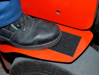 Černá korundová protiskluzová páska FLOMA Extra Super - 18,3 m x 5 cm a tloušťka 1 mm