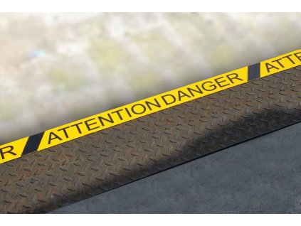 Černo-žlutá korundová protiskluzová páska s potiskem FLOMA Attention Danger - 18,3 m x 7,5 cm a tloušťka 0,7 mm