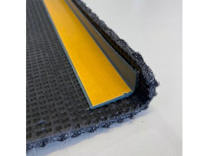 Hnědý textilní samolepící protiskluzový schodový nášlap FLOMA Perla - 80 x 24 x 1,5 cm
