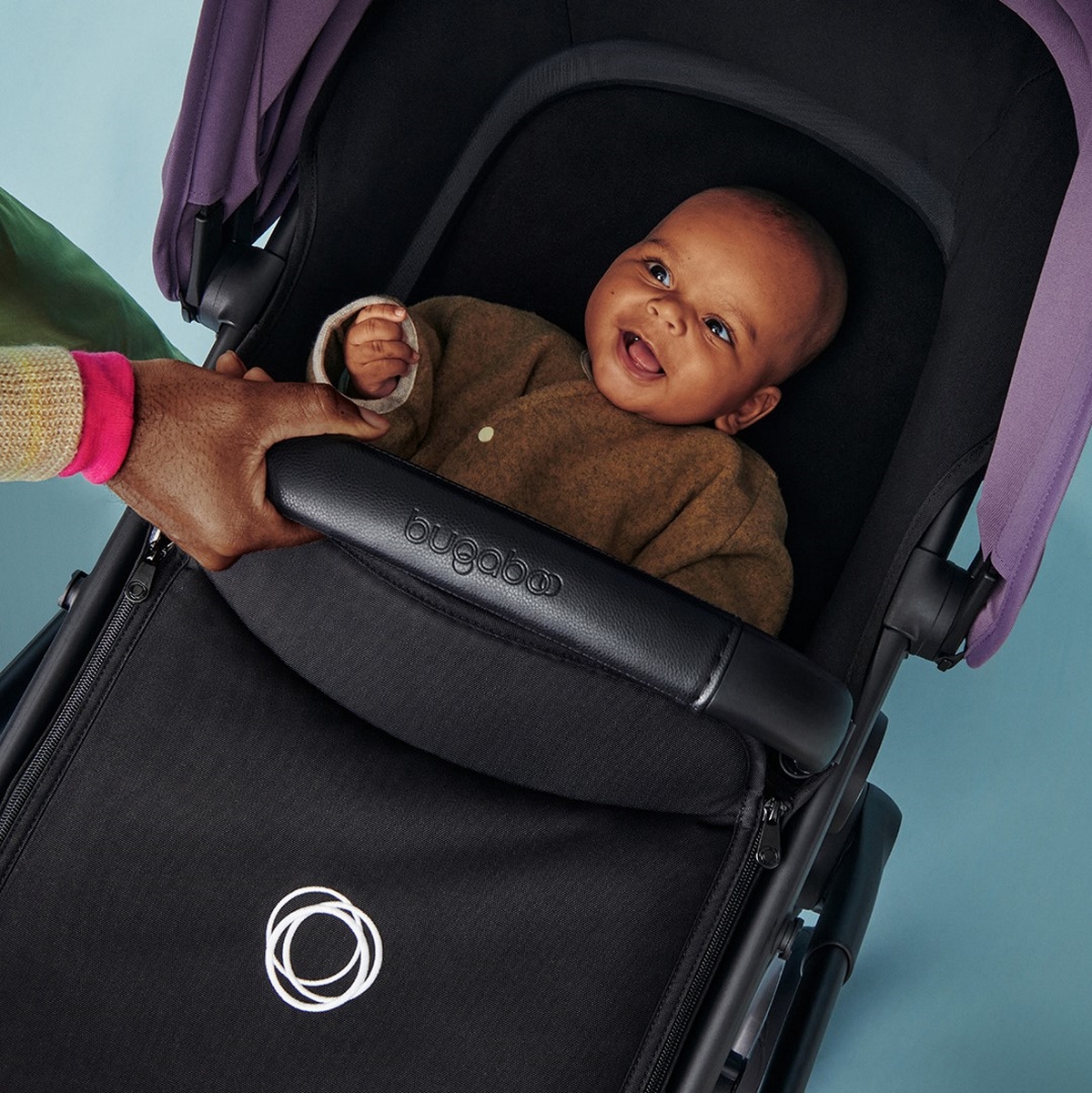 4x5-bugaboo-extra-dad-seat-closeup-baby-0138