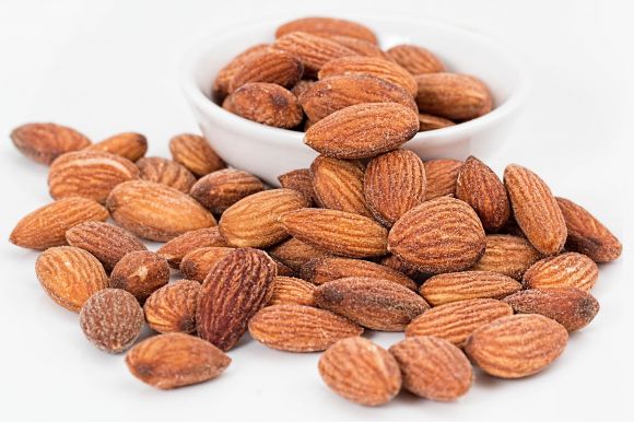 celasirka_src_almonds-1768792_1920