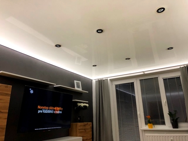 osvetlenie stropu obyvacka