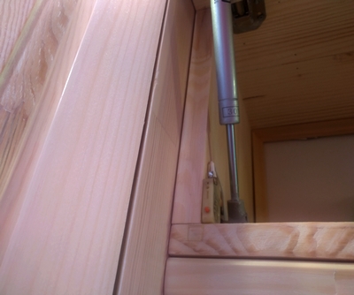 satnik_osvetlenieskrinky_spinac