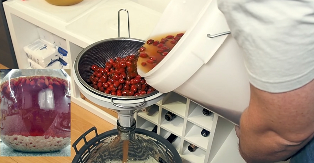 sipkove_ovocne_vino_vyroba_scedit