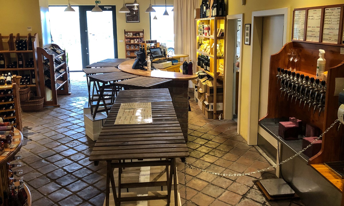 Vinotéka Vínovín desinfikuje a sanituje