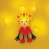 Glo Pals - figurka Daniel Tiger - žlutá + 2 svítící kostky do vody