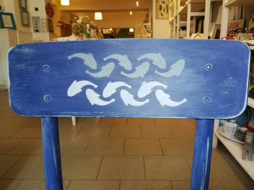 Renovácia bielej stoličky z Ikea.