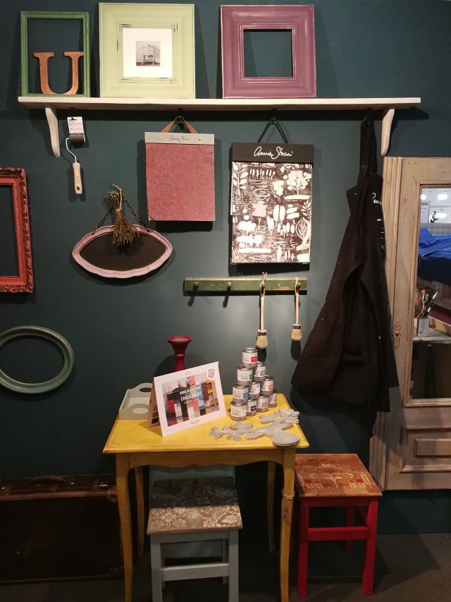Renovácia nábytku kriedovými farbami Chalk paint od Annie Sloan.
