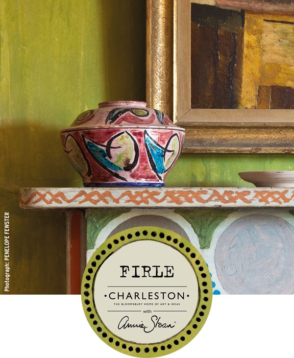 Firle farba od Annie Sloan a Charleston.