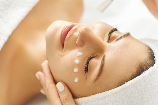 OČNÍ ošetření | Institut Esthederm