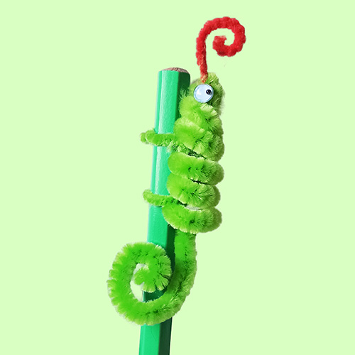 Chameleon na prst - Prstová loutka z chlupatého drátku