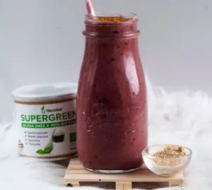 avokadove_smoothie_s_macou