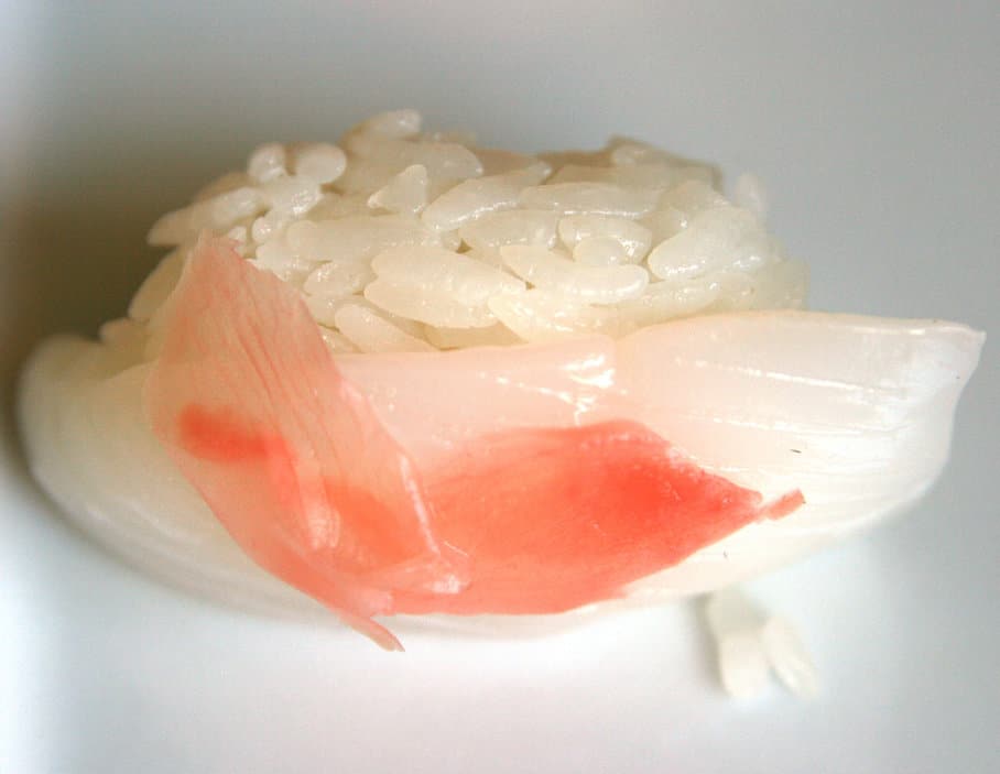 růžový zázvor sushi