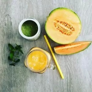 melounove_smoothie_s_mangem