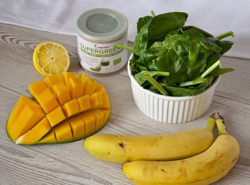 recept_mangovo_spenatove_smoothie